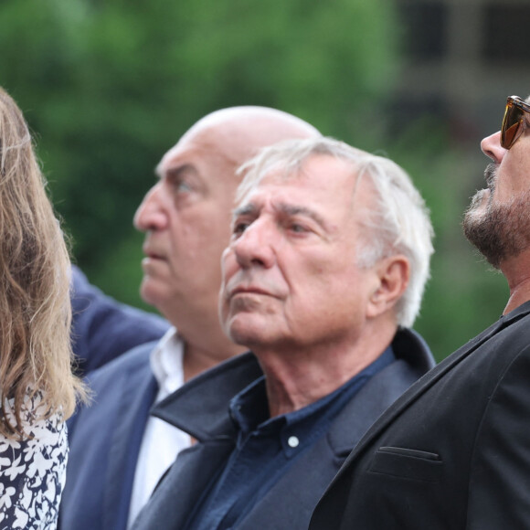 Alain Bougrain-Dubourg, Olivier Minne - Obsèques de P.Laffont dans la salle de la Coupole du cimetière du Père-Lachaise à Paris, le 23 août 2024. L'animateur de télévision est décédé le 7 août 2024 à l'âge de 84 ans. © Dominique Jacovides / Bestimage