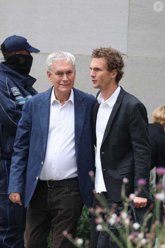 Obsèques de P.Laffont dans la salle de la Coupole du cimetière du Père-Lachaise à Paris, le 23 août 2024. L'animateur de télévision est décédé le 7 août 2024 à l'âge de 84 ans. © Dominique Jacovides / Bestimage