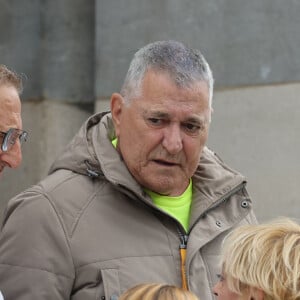 Jean-Marie Bigard - Sortie des obsèques de P.Laffont dans la salle de la Coupole du cimetière du Père-Lachaise à Paris, le 23 août 2024. L'animateur de télévision est décédé le 7 août 2024 à l'âge de 84 ans. © Dominique Jacovides / Bestimage  