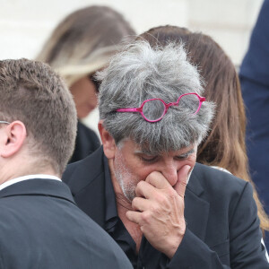 Tex - Sortie des obsèques de P.Laffont dans la salle de la Coupole du cimetière du Père-Lachaise à Paris, le 23 août 2024. L'animateur de télévision est décédé le 7 août 2024 à l'âge de 84 ans. © Dominique Jacovides / Bestimage  