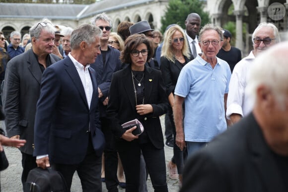 Rachida Dati, Gerard Holtz arrive aux funérailles de Patrice Laffont au cimetière du Père Lachaise le 23 août 2024 à Paris, France. Photo par Nasser Berzane/ABACAPRESS.COM