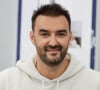 À 46 ans, Cyril Lignac est un homme bien occupé
Le chef français Cyril Lignac lors de sa première séance de dédicaces à la veille de la sortie de son nouveau livre "Saisons" à la librairie Mollat à Bordeaux, France. Photo par Thibaud Moritz/ABACAPRESS.COM