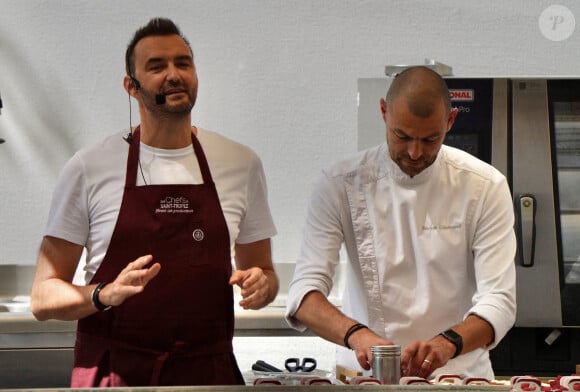 Des moments très rares pour ce chef culinaire qui fait toujours attention à ne pas dévoiler le visage de son fils
Cyril Lignac participe à l'événement Chef of Saint Tropez à Saint-Tropez, France, le 7 mai 2022. Photo par ABACAPRESS.COM