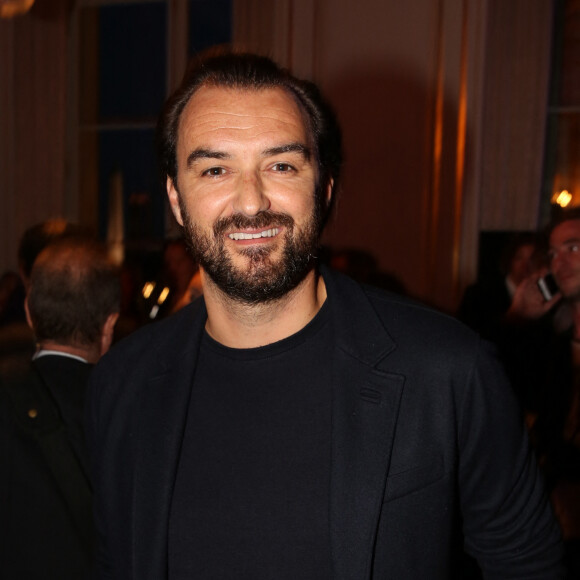 Une jolie façon de montrer que le petit garçon a bien grandi
Cyril Lignac lors de la soirée 'Life Can Be Perfect' by Bollinger, a l'Hotel Crillon a Paris, France, le 12 septembre 2017. Photo par Jerome Domine/ABACAPRESS.COM