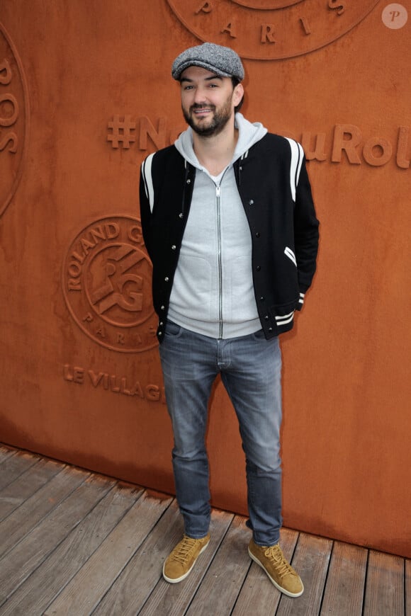 Cyril Lignac pose au Village pendant les Internationaux de France de Tennis à Roland-Garros à Paris, France le 05 juin 2016. Photo par Alban Wyters/ABACAPRESS.COM