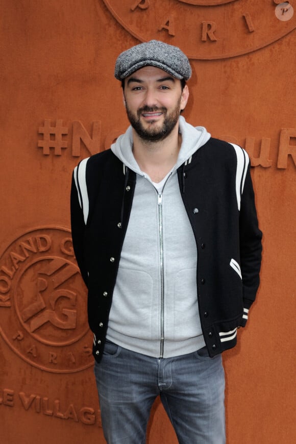 Cyril Lignac pose au Village pendant les Internationaux de France de Tennis à Roland-Garros à Paris, France le 05 juin 2016. Photo par Alban Wyters/ABACAPRESS.COM