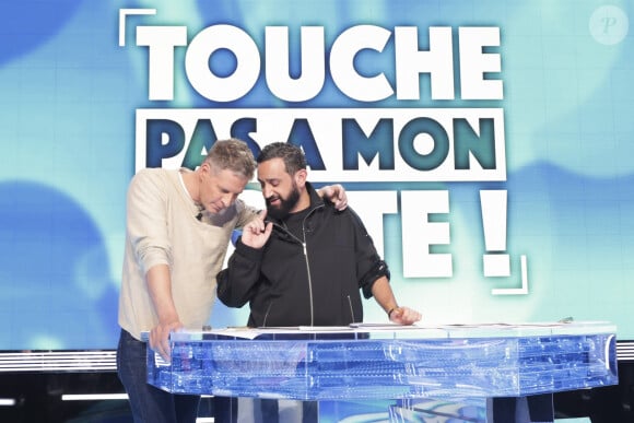 Exclusif - Matthieu Delormeau, Cyril Hanouna sur le plateau de l'émission TPMP (Touche Pas à Mon Poste) présentée en direct par C.Hanouna et diffusée sur C8 - Paris le 9 janvier 2023 - © Jack Tribeca / Bestimage