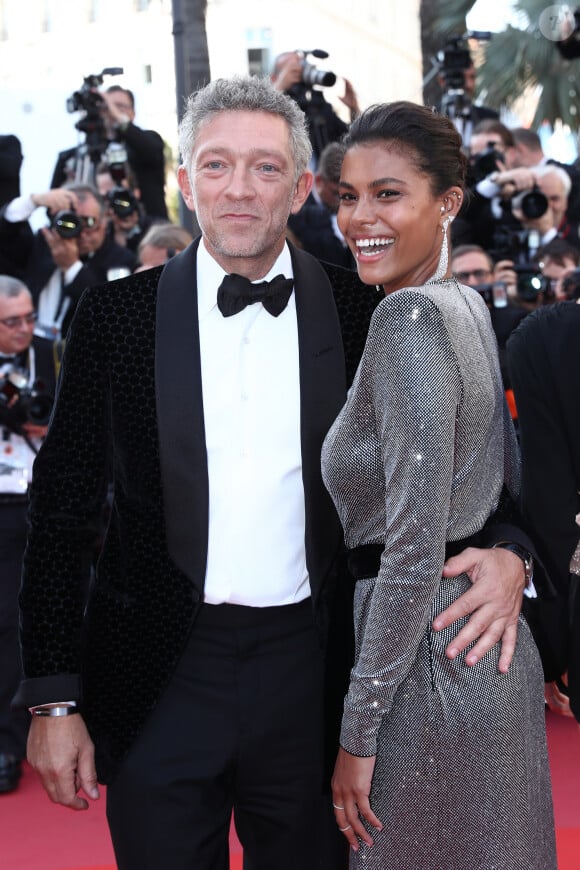 Vincent Cassel et sa fiancée Tina Kunakey à la montée des marches du film " Les Filles du Soleil " lors du 71ème Festival International du Film de Cannes, le 12 mai 2018