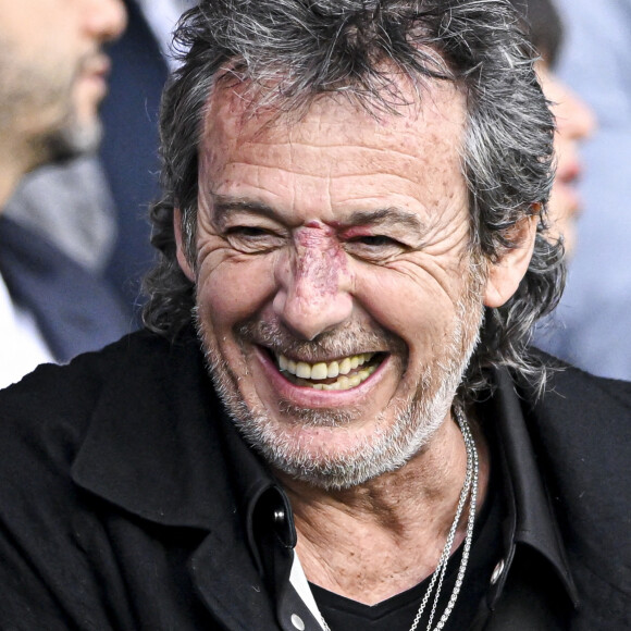 Très choqué par cette pratique, Jean-Luc Reichmann a décidé de partager ce moment gênant avec sa communauté. 
Jean-Luc Reichmann durant le match Paris Saint-Germain PSG VS Toulouse TFC au Parc des Princes à Paris, France. Photo by Victor Joly/ABACAPRESS.COM