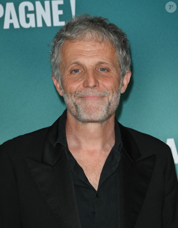 Aujourd'hui, Stéphane Guillon ne perd pas espoir et croit retrouver un jour l'amour.
Stéphane Guillon - Avant-première du film "Champagne" à l'UGC Ciné Cité Les Halles à Paris le 7 juin 2022. © Coadic Guirec/Bestimage