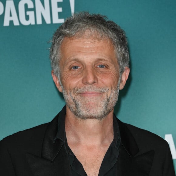 Aujourd'hui, Stéphane Guillon ne perd pas espoir et croit retrouver un jour l'amour.
Stéphane Guillon - Avant-première du film "Champagne" à l'UGC Ciné Cité Les Halles à Paris le 7 juin 2022. © Coadic Guirec/Bestimage