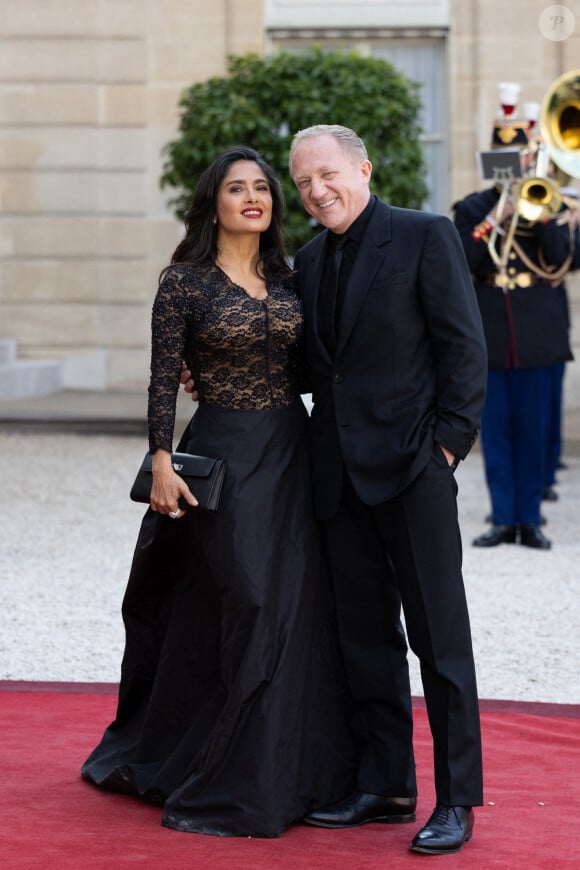 L'actrice américano-mexicaine Salma Hayek et son mari, l'homme d'affaires français François-Henri Pinault, arrivent pour assister à un dîner d'État officiel dans le cadre de la visite d'État du président américain en France, au palais présidentiel de l'Élysée à Paris, France, le 8 juin 2024. Photo par Raphael Lafargue/ABACAPRESS.COM