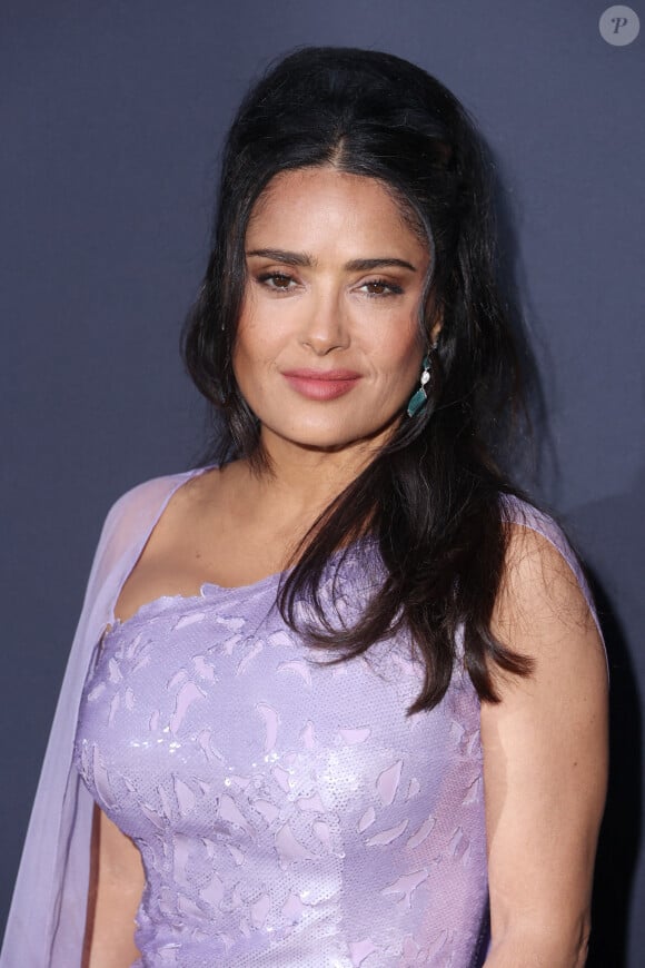 Salma Hayek assiste au dîner officiel de Kering et du Festival de Cannes lors de la conférence Women In Motion au 77e Festival de Cannes annuel à l'hôtel Majestic le 19 mai 2024 à Cannes, en France. Photo par Jerome Dominé/ABACAPRESS.COM