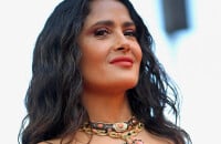 Salma Hayek fête ses 58 ans mais en paraît 20 de moins ! Ses étonnants secrets beauté... et en plus ils sont gratuits !