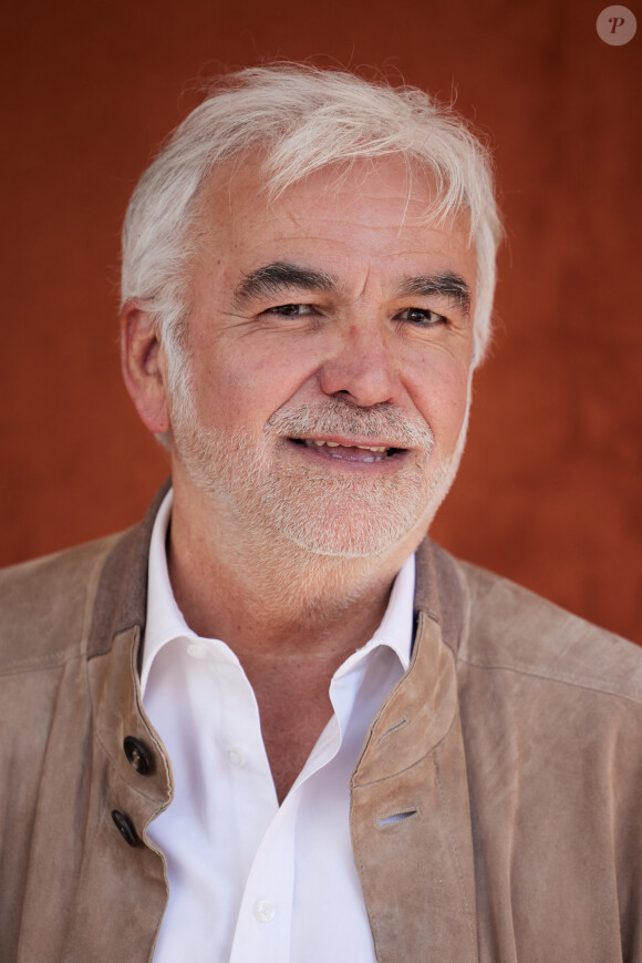 Pascal Praud au village lors des Internationaux de France de tennis de Roland Garros 2023, à Paris, France. © Cyril Moreau/Bestimage 