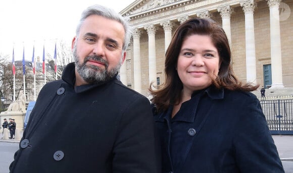 Rencontre avec Alexis Corbière et sa femme Raquel Garrido devant l'Assemblée Nationale à Paris, le jour du vote de la réforme des retraites. © Jonathan Rebboah / Panoramic / Bestimage 