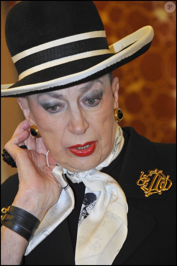 à l'âge de 90 ans
Geneviève de Fontenay présente ses Miss Nationales à l'hôtel Hilton de Paris avec son fils Xavier.