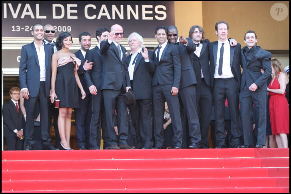 Leïla Bekhti et Tahar Rahim en 2009 à Cannes avec l'équipe du film "Un prophète"