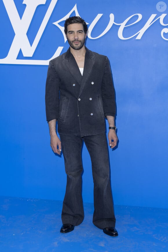 Tahar Rahim au photocall du défilé Homme Louis Vuitton Printemps/Été 2025 dans le cadre de la Fashion Week de Paris, France, le 18 juin 2024. © Olivier Borde/Bestimage