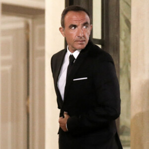 Nikos Aliagas - Le président de la République et la première dame recoivent le Premier ministre de la République Hellénique et son épouse pour un diner de travail, au palais de l'Elysée, Paris, le 27 septembre 2021. © Stéphane Lemouton / Bestimage