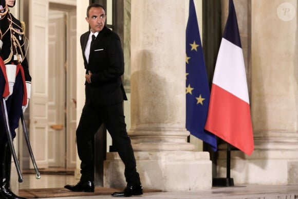 Nikos Aliagas - Le président de la République et la première dame recoivent le Premier ministre de la République Hellénique et son épouse pour un diner de travail, au palais de l'Elysée, Paris, le 27 septembre 2021. © Stéphane Lemouton / Bestimage