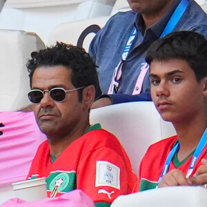 Jamel Debbouze et son fils Léon assistent à la demi-finale de football entre le Maroc et l'Espagne (1-2) lors des Jeux Olympiques de Paris2024 (JO) le 5 aout 2024.