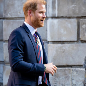 Le prince Harry, duc de Sussex arrive à la célébration du 10ème anniversaire des Invictus Games, en la cathédrale Saint-Paul à Londres, le 8 mai 2024. Venu sans sa femme et ses enfants, il ne rencontrera pas son père qui lutte actuellement contre un cancer. © MISC/Backgrid USA/Bestimage 