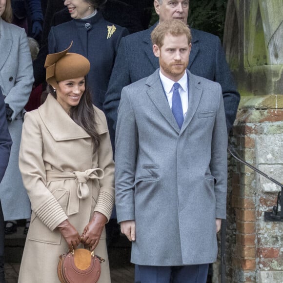 Kate Catherine Middleton, enceinte et le prince William, duc de Cambridge avec le prince Harry et sa fiancée Meghan Markle - La famille royale d'Angleterre arrive à l'église St Mary Magdalene pour la messe de Noël à Sandringham le 25 décembre 2017 