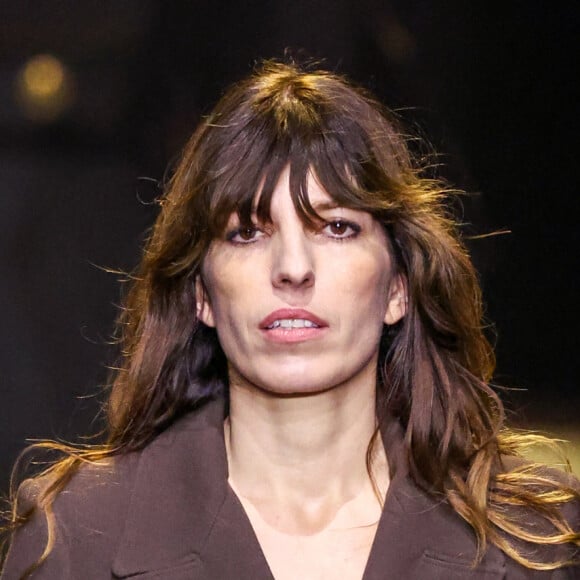 Lou Doillon au défilé Ami - Alexandre Mattiussi Collection Homme Prêt-à-Porter Automne/Hiver 2024-2025 lors de la Fashion Week de Paris (PFW), à Paris, France, le 19 janvier 2024. 