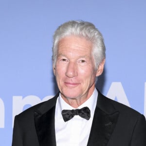 Le moment où Richard Gere a soufflé sa 75ème bougie bien entouré ! 
Richard Gere au photocall du gala de l'amfAR lors du 81ème festival international du film de Venise, la Mostra le 1er septembre 2024.