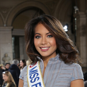 De jolis contrats lui ont été proposés... 
Vaimalama Chaves (Miss France 2019) au front row du défilé Tony Ward lors de la Fashion Week Haute Couture collection printemps/été 2019 de Paris, France, le 21 janvier 2019. © Denis Guignebourg/Bestimage