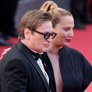 Benoît Magimel et sa femme Margot Pelletier - Montée des marches du film " Elémentaire " pour la cérémonie de clôture du 76ème Festival International du Film de Cannes, au Palais des Festivals à Cannes. Le 27 mai 2023 © Jacovides-Moreau / Bestimage 