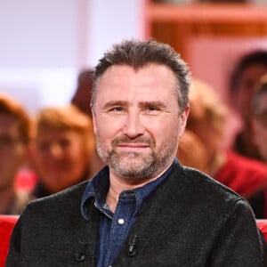 Toutefois, le comédien de 53 ans devrait réussir à tout concilier 
Exclusif - Alexandre Brasseur - Enregistrement de l'émission Vivement dimanche en hommage à Claude Brasseur au studio Gabriel, presentée par Michel Drucker . Diffusion sur France 3 le 28/01/2024. © Guillaume Gaffiot/Bestimage