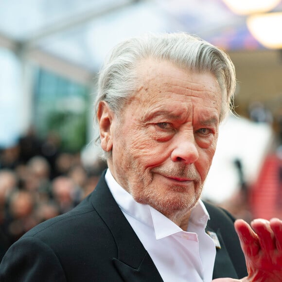 Alain Delon. Arrivée des people à la montée des marches du film "A Hidden Life" lors du 72ème Festival International du Film de Cannes, le 19 mai 2019. 