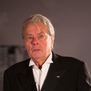 Alain Delon, invité d'honneur, annonce sa retraite pour la fin 2017, lors du Festival du film policier de Liège, Belgique, le 5 mai 2017.