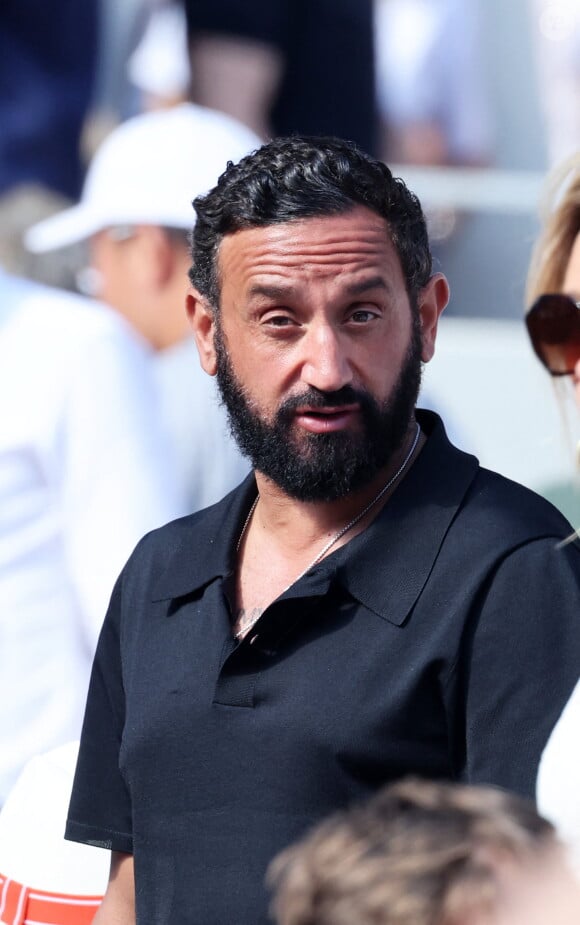 Cyril Hanouna - Célébrités dans les tribunes de la finale homme des Internationaux de France de tennis de Roland Garros 2024 à Paris. © Jacovides-Moreau/Bestimage 