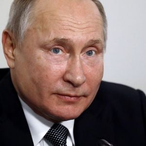 Le président russe Vladimir Poutine assiste à l'ouverture de l'autoroute à péage M11, reliant Moscou à Saint-Pétersbourg (700 kms), le 27 novembre 2019.