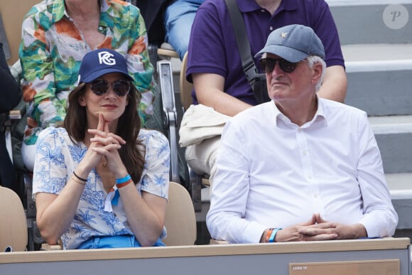 Michel Barnier - Célébrités dans les tribunes de la finale Dames des Internationaux de Tennis de Roland Garros à Paris le 8 juin 2024. © Jacovides-Moreau/Bestimage 