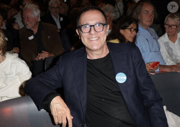 Thierry Beccaro - Les amis musiciens de Renaud ont donné un concert à la Mairie du 13ème à Paris le 5 septembre 2024, en hommage au chanteur et à l'occasion de l'exposition "Renaud, Des mots et des images" et de la sortie d'un recueil regroupant des oeuvres d'artistes contemporains illustrant ses chansons par vingt artistes © Coadic Guirec/Bestimage