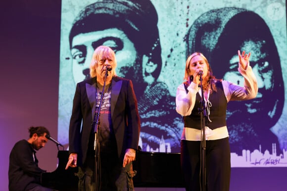 Le chanteur Renaud (Renaud Séchan) - Les amis musiciens de Renaud ont donné un concert à la Mairie du 13ème à Paris le 5 septembre 2024, en hommage au chanteur et à l'occasion de l'exposition "Renaud, Des mots et des images" et de la sortie d'un recueil regroupant des oeuvres d'artistes contemporains illustrant ses chansons par vingt artistes © Coadic Guirec/Bestimage