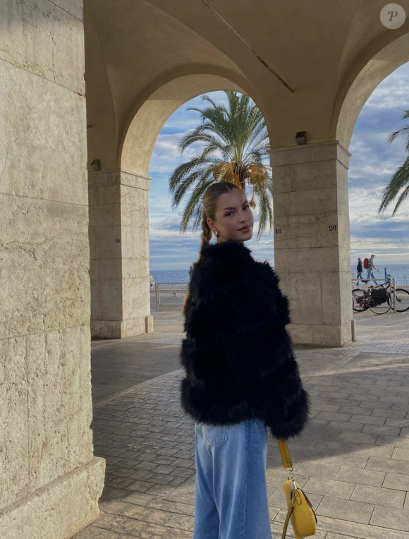 Elle poursuit ses études en Master de stratégie digitale. 

Lilou Emeline-Artuso est Miss Côte d'Azur 2024. Instagram