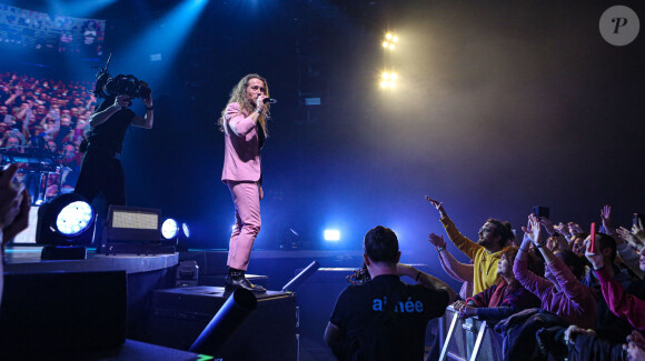 Exclusif - Julien Doré est en concert au Zenith Arena à Lille le 10 décembre 2022. © Stéphane Vansteenkiste / Bestimage 