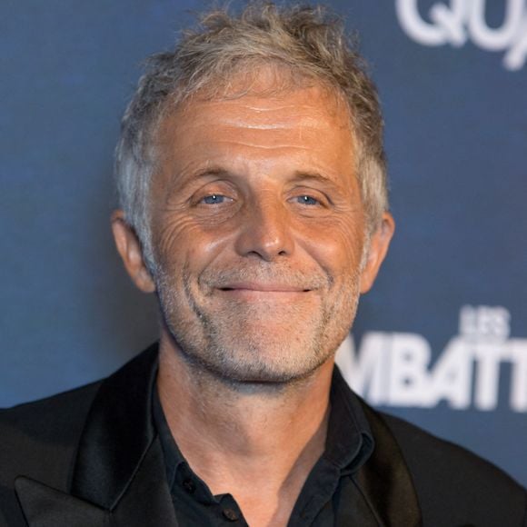 alors que Guillon était encore vendeur dans un magasin de vêtements...
Stephane Guillon assiste à la première de la série 'Les Combattantes' au Cinéma Gaumont Marignan le 06 septembre 2022 à Paris, France. Photo par Nasser Berzane/ABACAPRESS.COM