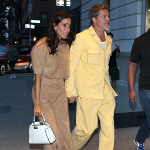 Brad Pitt et Ines De Ramon assistent à une exposition dans une galerie d'art, avant de dîner au restaurant " Sistina " sur Madison Avenue, Manhattan, New York City, NY, USA, le 9 septembre 2024.
Photo par Jose Perez/Splash News/ABACAPRESS.COM