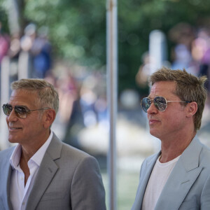 81ème Festival International du Film de Venise - George Clooney et Brad Pitt assistent au photocall pour The Wolfs