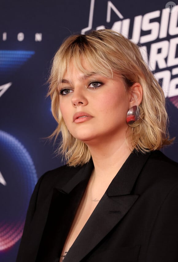 Louane Emera au photocall de la 25ème cérémonie des "NRJ Music Awards (NMA)" au palais des Festivals et des Congrès de Cannes, France, le 10 novembre 2023. © Dominique Jacovides/Bestimage 