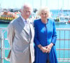 S'étant mis en retrait de la sphère publique pour se focaliser sur sa santé, le père de William et Harry a repris depuis peu ses activités officielles.
Le roi Charles III d'Angleterre et Camilla Parker Bowles, reine consort d'Angleterre, en visite officielle à Guernesey à Saint-Pierre-Port, le 15 juillet 2024. 