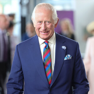 Le roi Charles III d'Angleterre et la reine consort Camilla sont en visite au Senedd (le siège du Parlement gallois) à Cardiff le 11 juillet 2024. © Alpha Press / Bestimage 