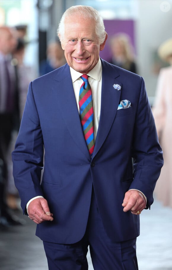 Le roi Charles III d'Angleterre et la reine consort Camilla sont en visite au Senedd (le siège du Parlement gallois) à Cardiff le 11 juillet 2024. © Alpha Press / Bestimage 