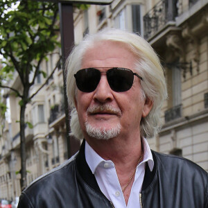 Patrick Sébastien - Les participants de l'émission "Les Grosses Têtes" à la sortie des studios RTL à Paris. Le 27 avril 2023 © Jonathan Rebboah / Panoramic / Bestimage